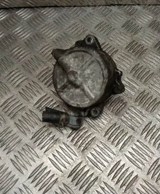 Nissan Almera Tino Vacuum pump