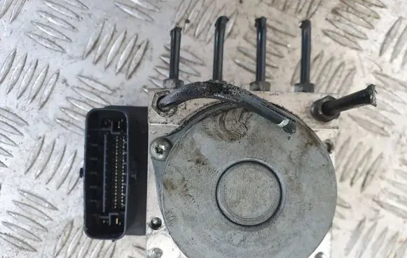 Toyota Prius (XW50) ABS Pump 113040-41030 44510-47070