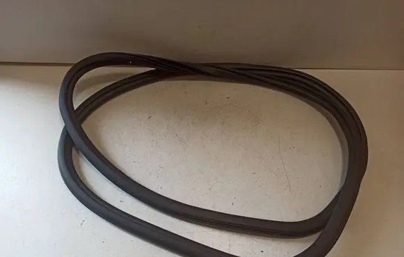 Audi Q7 4M Rear door rubber seal (on body) 4M0833721C