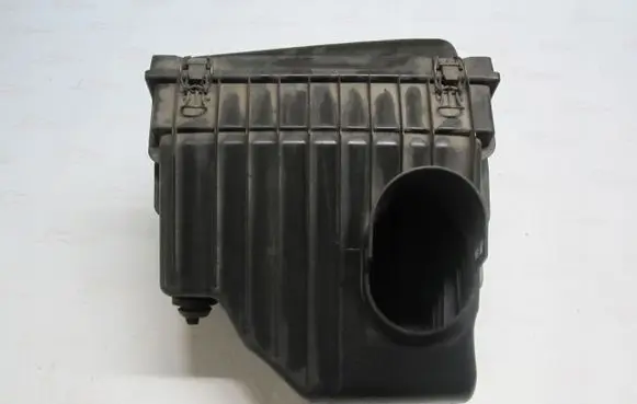 Dodge Nitro Air filter box