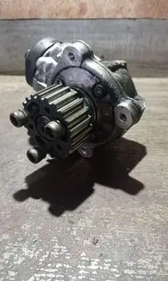 Skoda Octavia Mk2 (1Z) Fuel injection high pressure pump 0445010514