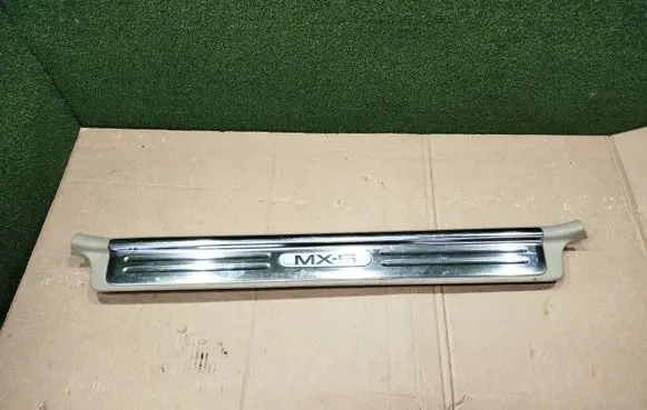 Mazda MX-5 NB Miata Sill/side skirt trim NC1068710 010687 K68710