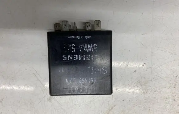 Audi A8 S8 D2 4D Window control relay 441959257