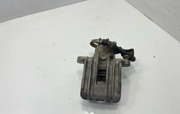 Opel Insignia A Rear brake caliper 