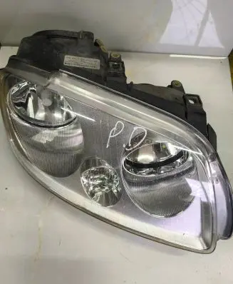 Volkswagen Touran I Headlight/headlamp 1EE01020302 10169 20011002A