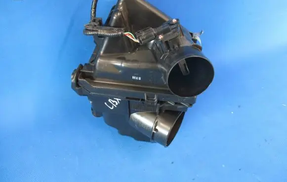 Lexus LBX Air filter box