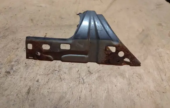 Volkswagen Touran I Fender mounting bracket 260205