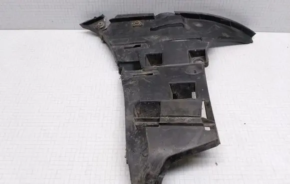 Volvo V70 Front bumper mounting bracket 09190304RH