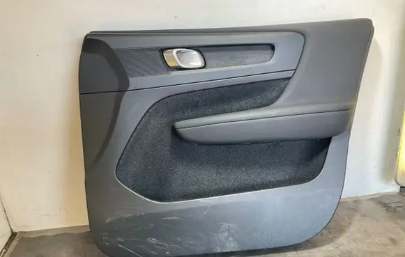 Volvo XC40 Front door card panel trim 32282669