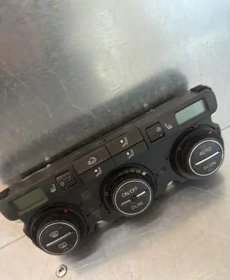 Volkswagen PASSAT B6 Climate control unit
