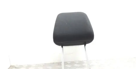 Volkswagen Jetta VI Front seat headrest 