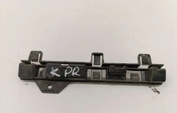 BMW 2 F22 F23 Front bumper mounting bracket 7240873