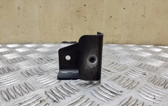 Audi TT TTS Mk2 Fender mounting bracket 8J0810660B