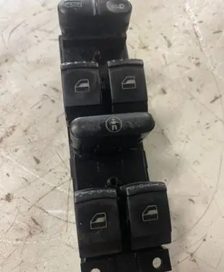 Volkswagen Golf V Central console control unit BK71J4959857 03755000