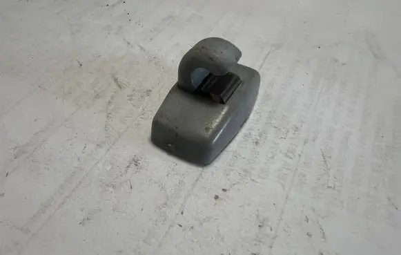 Audi 80 90 S2 B4 Sun visor clip/hook/bracket 443857562A
