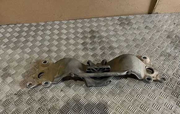 Audi A4 S4 B6 8E 8H Gearbox mounting bracket 8E0399263AB