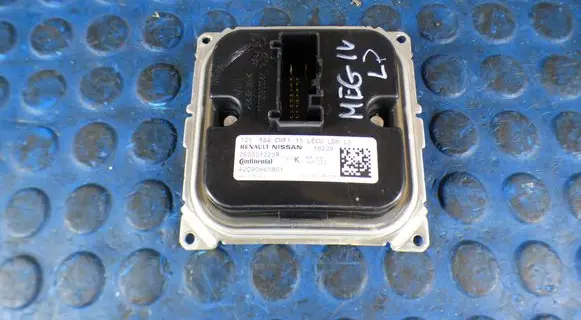 Renault Megane IV Xenon control unit/module CART260551225R 260551225R 16239