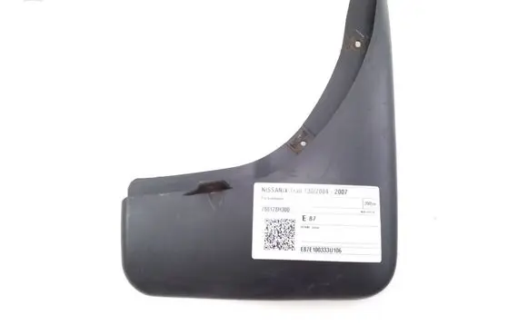 Nissan X-Trail T30 Rear mudguard 788128H300