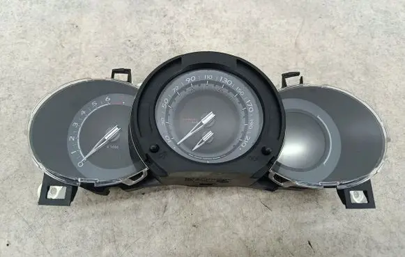 Citroen DS3 Speedometer (instrument cluster) 98041357