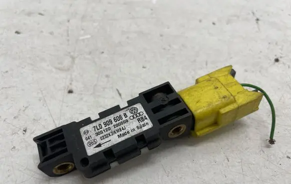 Audi A6 S6 C6 4F Airbag deployment crash/impact sensor 7L0909606B