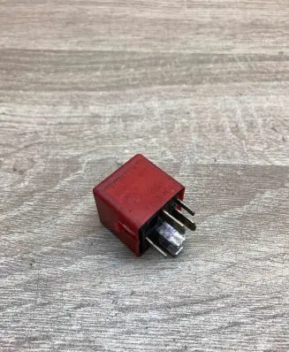 BMW 5 E39 Other relay 1393404 V23134A52X273
