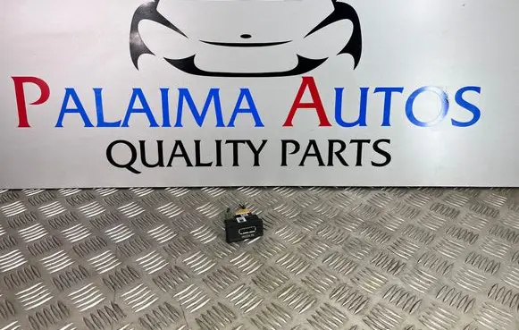 Seat Leon (5F) AUX in-socket connector 5Q0036736