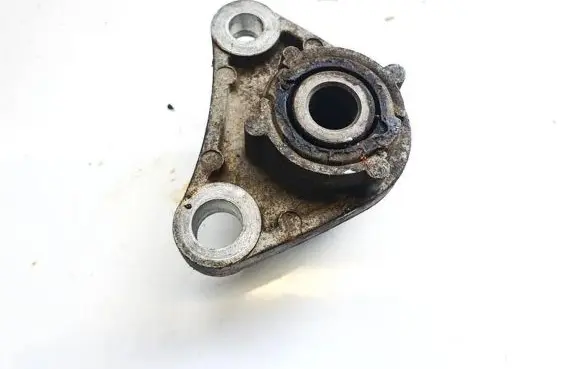Volvo XC90 Engine mount bracket 8666205 13541