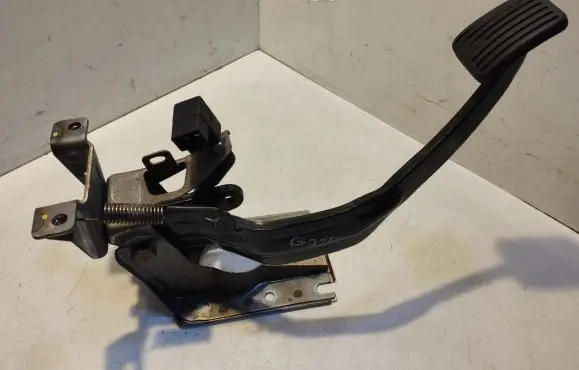 Hyundai Getz Brake pedal