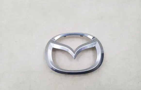 Manufacturer badge logo/emblem