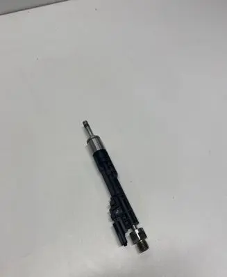 BMW M4 F82 F83 Fuel injector 0261500186 PA6635G