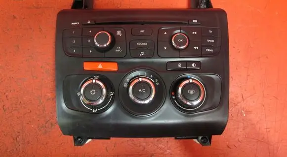 Citroen DS4 Climate control unit 98040763ZD
