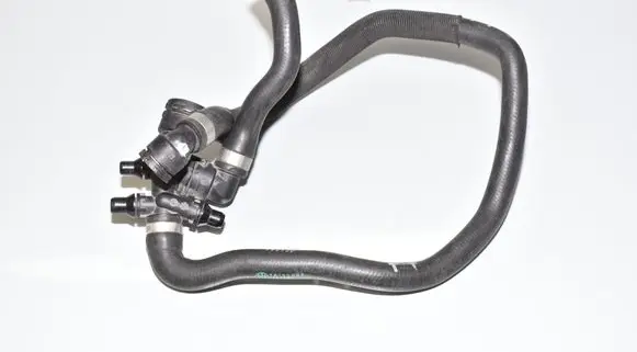 BMW 5 F10 F11 Engine coolant pipe/hose 8511760 8511761