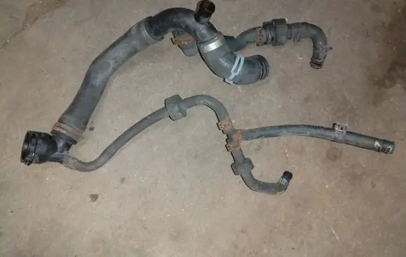 Skoda Superb B6 (3T) Engine coolant pipe/hose 1K0122101KP