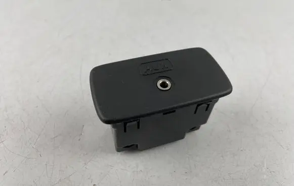 Subaru Legacy AUX in-socket connector 