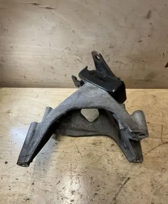 Volkswagen Amarok Engine mounting bracket 03L199308E