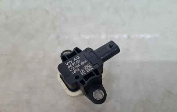 Skoda Fabia Mk3 (NJ) Airbag deployment crash/impact sensor 4H0955557