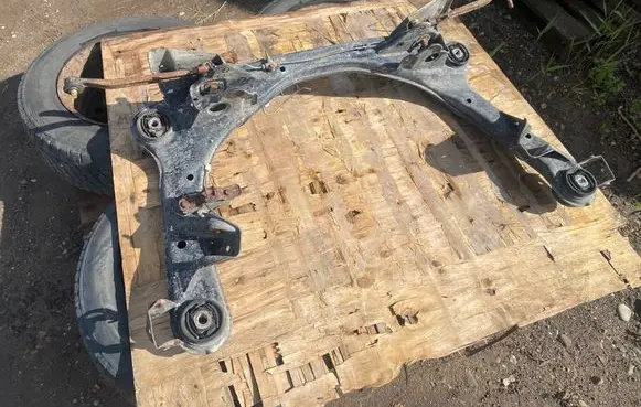 Audi 80 90 S2 B4 Rear axle beam