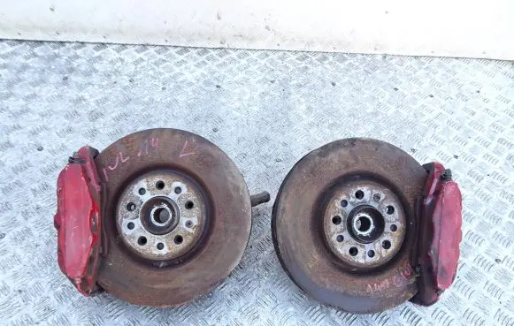 Alfa Romeo Giulietta Front wheel hub spindle knuckle