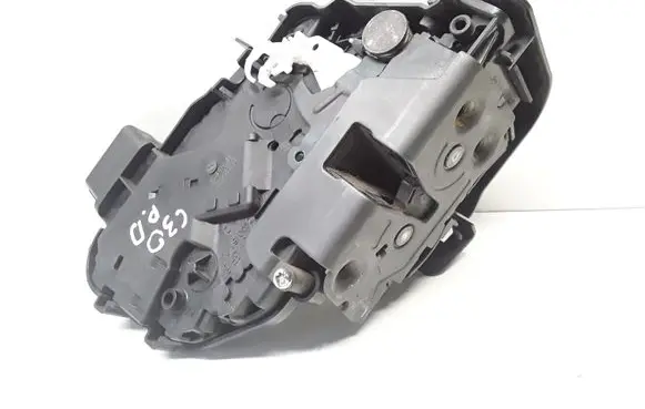 Volvo C30 Front door lock 30753664