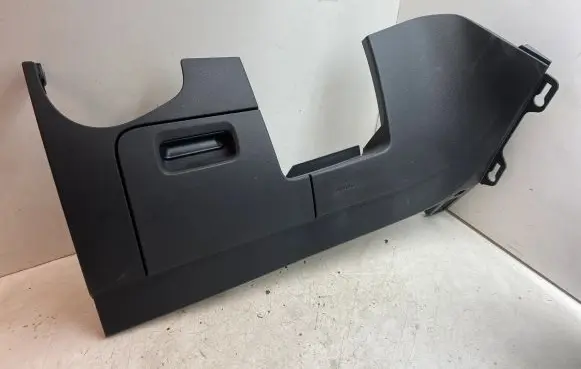 Volkswagen Golf Sportsvan Dashboard lower bottom trim panel 517858011