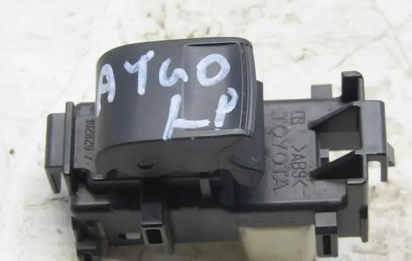 Toyota Aygo AB40 Electric window control switch 1111