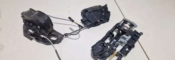 BMW 7 F01 F02 F03 F04 Rear door soft close latching motor 7187228