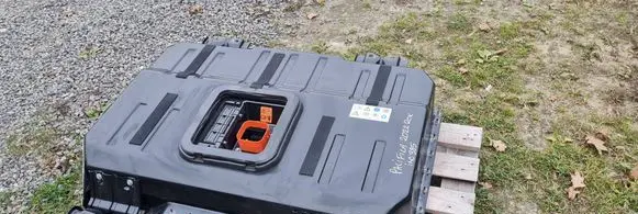 Chrysler Pacifica Hybrid / electric car battery 68394027AG 05193186AB