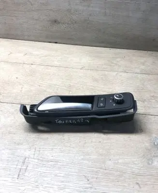 Volkswagen Touran II Front door interior handle trim 1T0837197A PA6GF30
