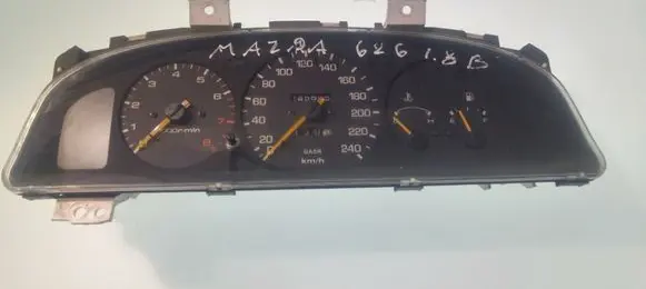 Mazda 626 Speedometer (instrument cluster) GC5KC