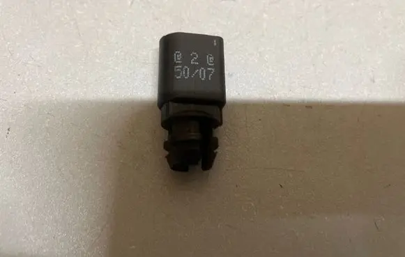 Volkswagen Touran II Outside/external air temperature sensor 8Z0820335