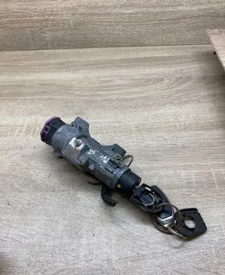 Audi A4 S4 B5 8D Ignition lock 4B0905851G