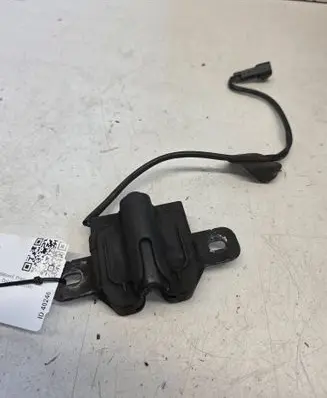 Volvo S60 Engine bonnet/hood lock/catch 1234