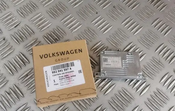 Volkswagen PASSAT B8 LED ballast control module 992941597A