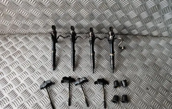 Toyota Corolla Verso E121 Fuel injectors set 2367027020